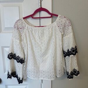 Off the shoulder longsleeve